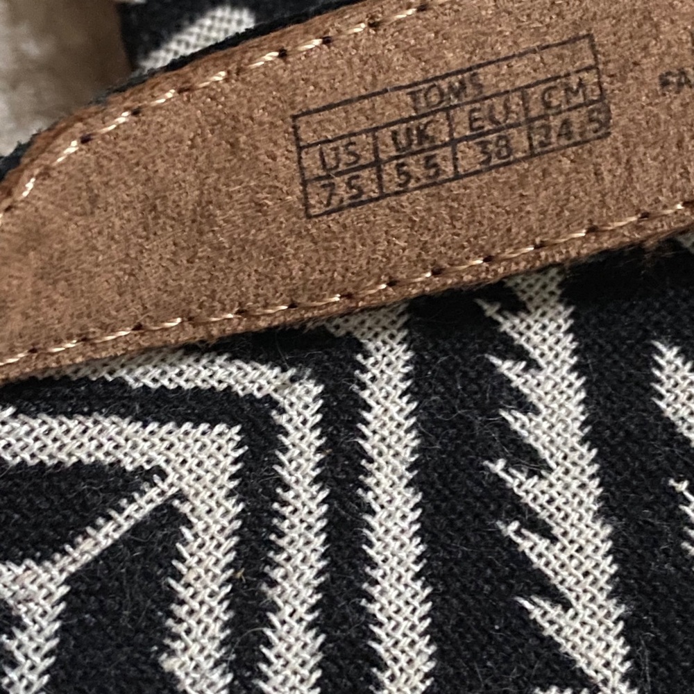 Sandals - Picture 3 of 3